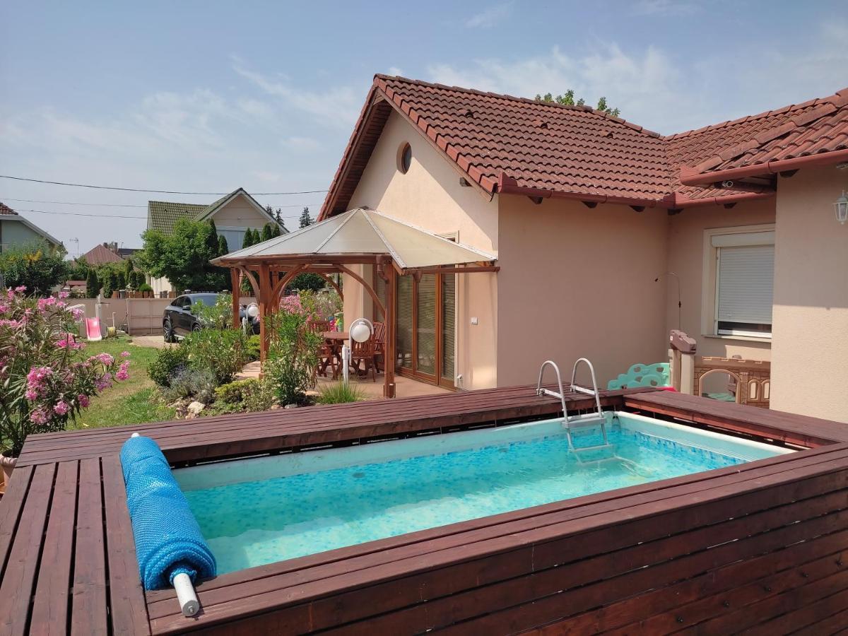 Aqua Azur Apartman Hajdúszoboszló Exterior foto