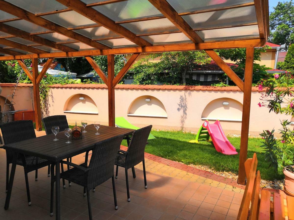 Aqua Azur Apartman Hajdúszoboszló Exterior foto
