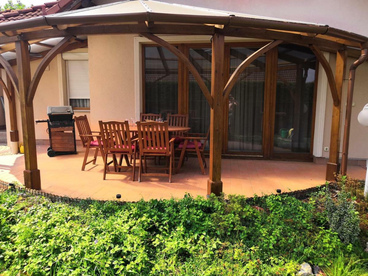 Aqua Azur Apartman Hajdúszoboszló Exterior foto